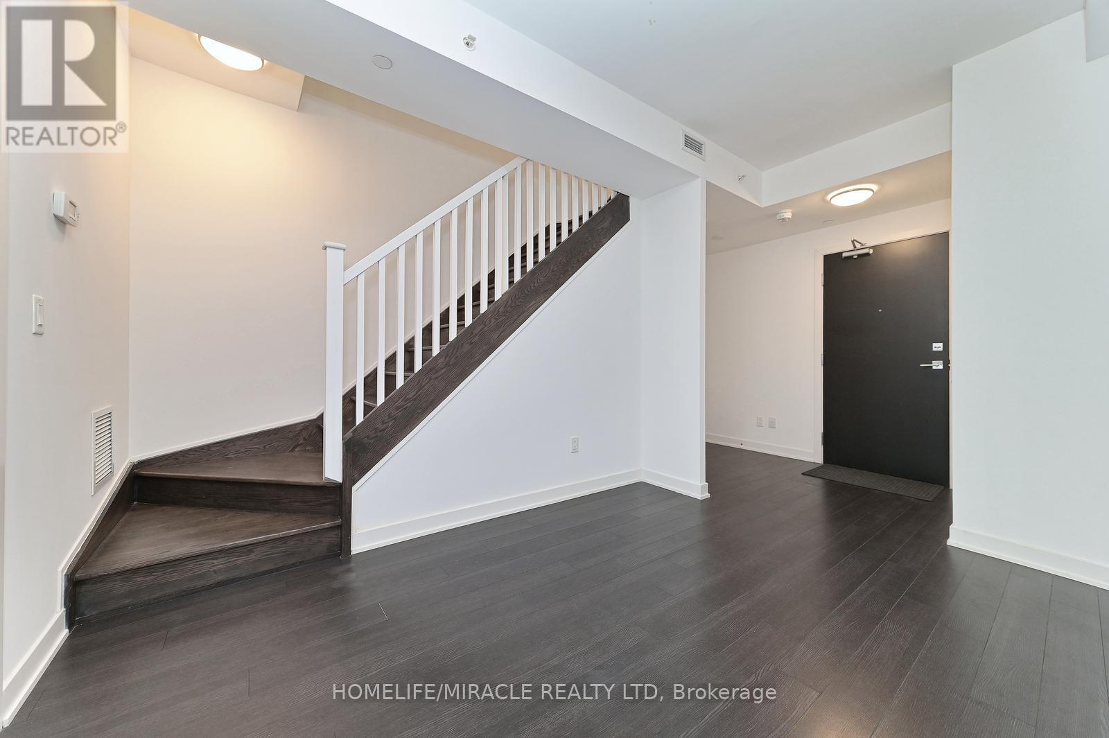 C203 - 5260 Dundas Street W, Burlington, Ontario  L7L 0J7 - Photo 10 - W12637354