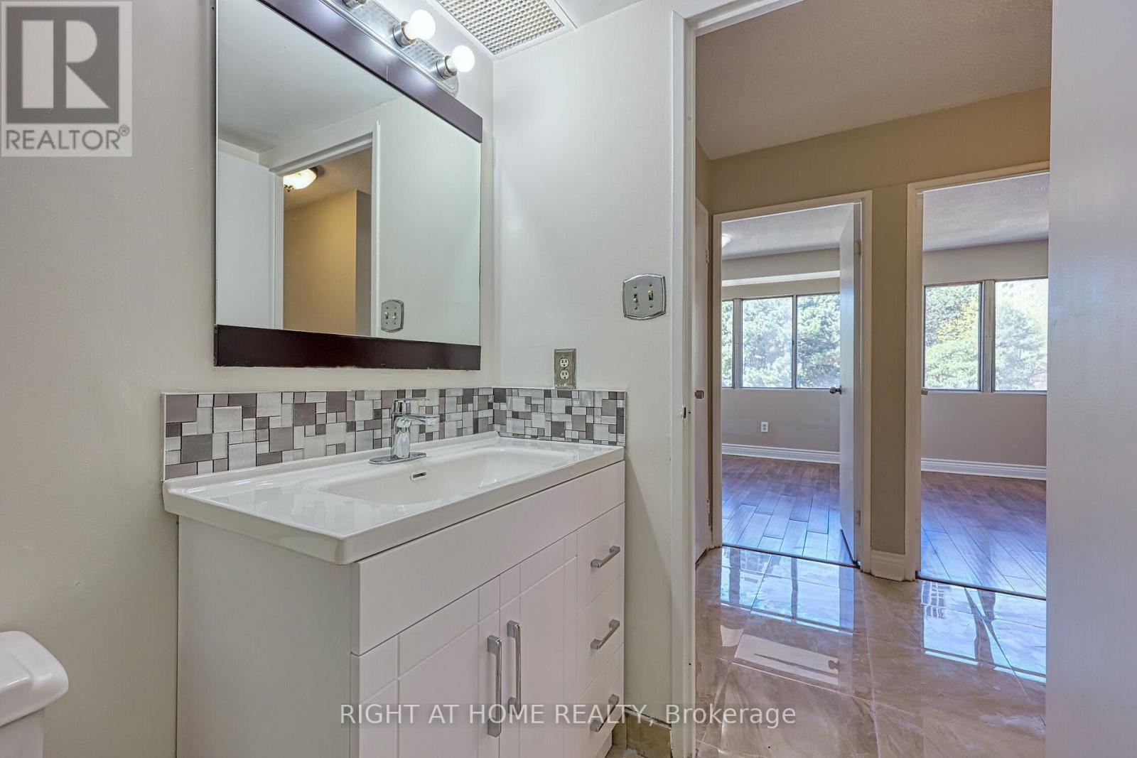 205 - 1580 Mississauga Valley Boulevard, Mississauga, Ontario  L5A 3T8 - Photo 17 - W12638730