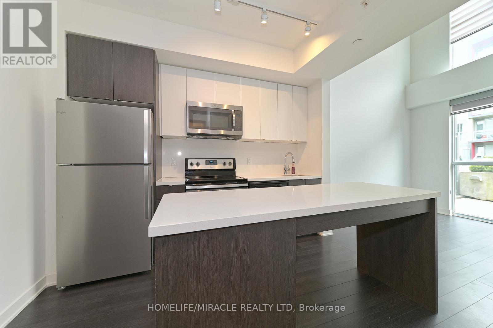 C203 - 5260 Dundas Street W, Burlington, Ontario  L7L 0J7 - Photo 4 - W12637354