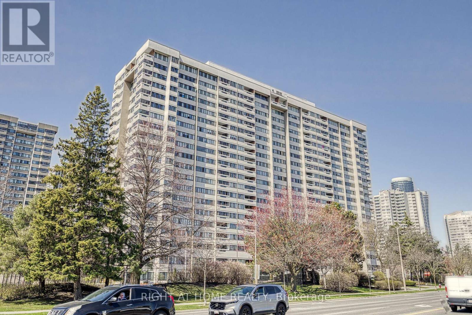 205 - 1580 MISSISSAUGA VALLEY BOULEVARD, Mississauga, Ontario