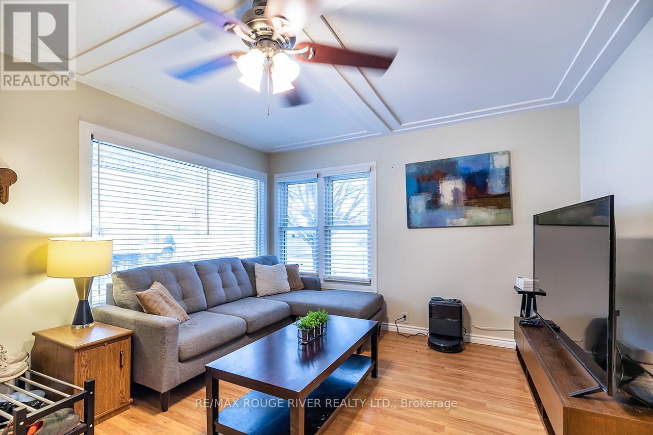 8 Birch Crescent, Ajax, Ontario  L1S 1X4 - Photo 4 - E12638686