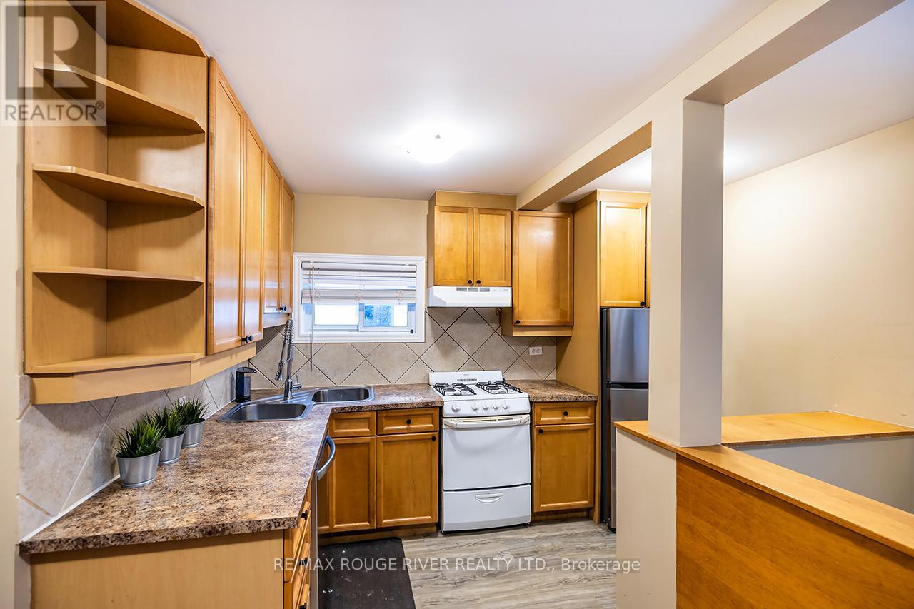 8 Birch Crescent, Ajax, Ontario  L1S 1X4 - Photo 8 - E12638686