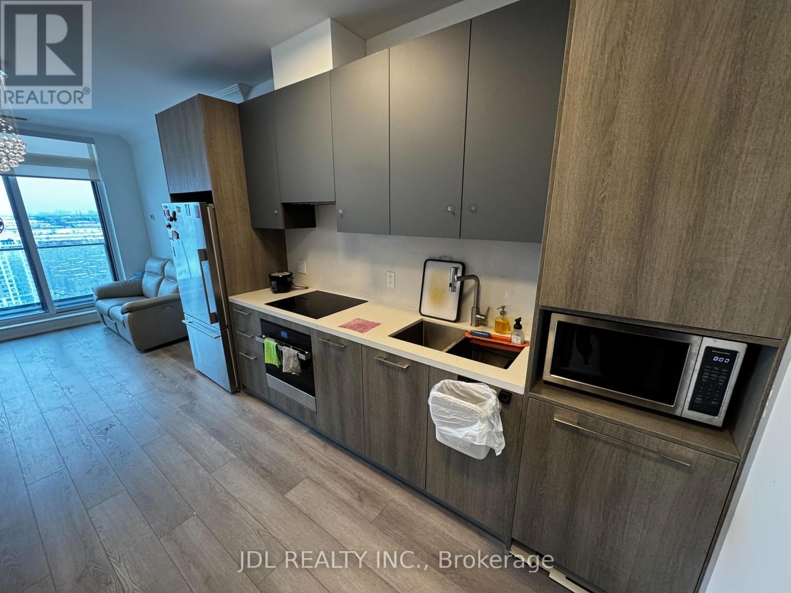 8 Water Walk Drive, Markham, Ontario  L3R 6L4 - Photo 3 - N12638780