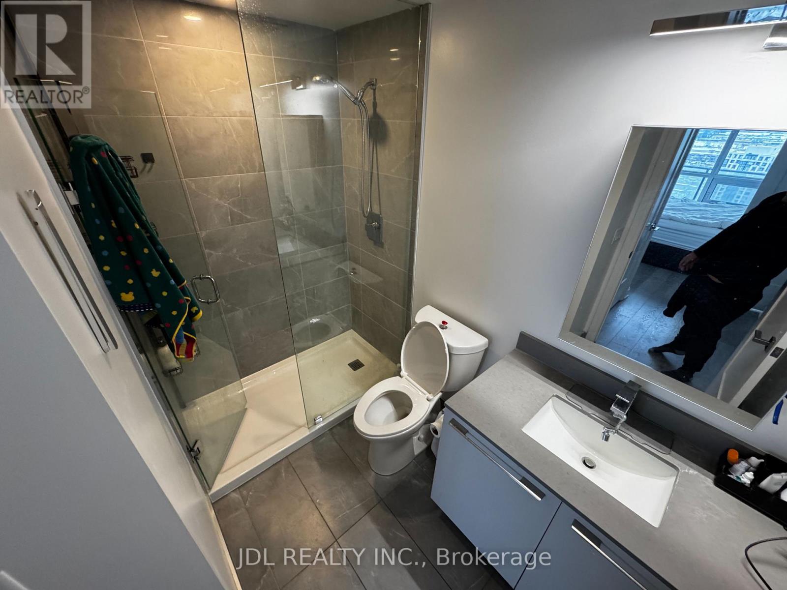 8 Water Walk Drive, Markham, Ontario  L3R 6L4 - Photo 6 - N12638780