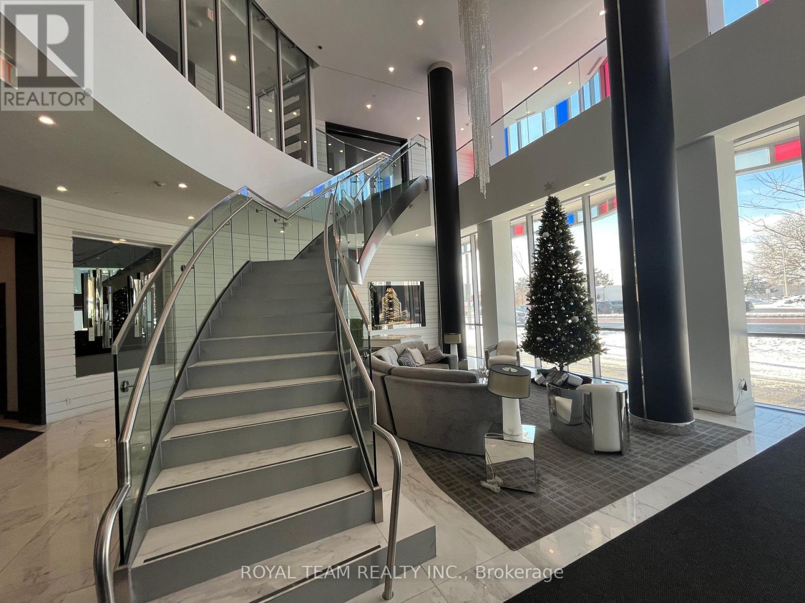 519 - 9471 Yonge Street, Richmond Hill, Ontario  L4C 1V4 - Photo 2 - N12638788