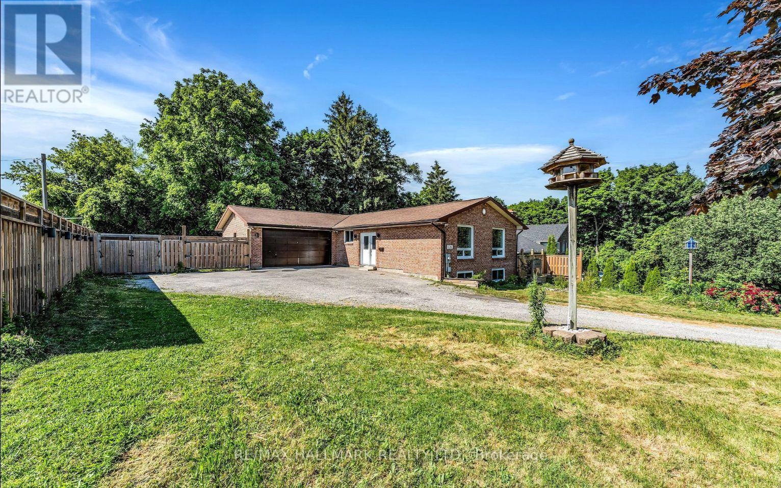 1060 ELGIN STREET, Newmarket, Ontario