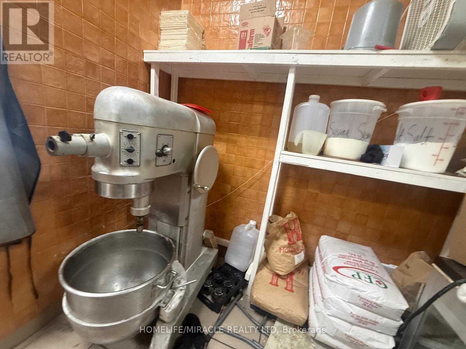 8 - 7 Anne Street S, Barrie, Ontario  L4N 2C4 - Photo 11 - S12638784