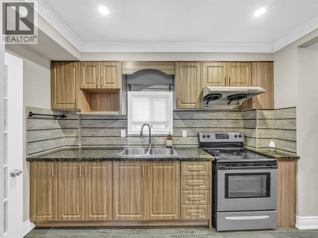 427 Indian, Windsor, Ontario N9C 2M3 - Photo 12 - 25031788