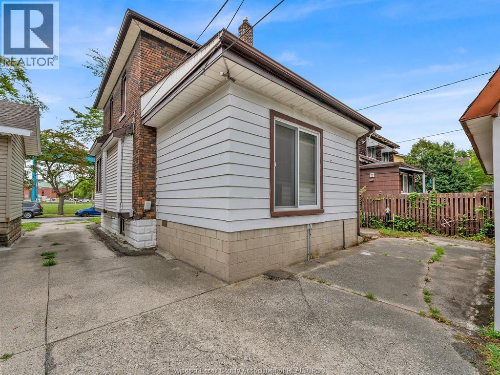 427 Indian, Windsor, Ontario N9C 2M3 - Photo 41 - 25031788