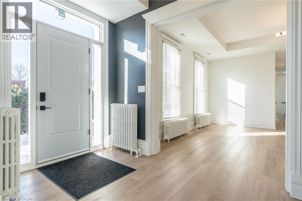 322 Mount Albion Road Unit# B, Hamilton, Ontario  L8K 5T2 - Photo 2 - 40794283