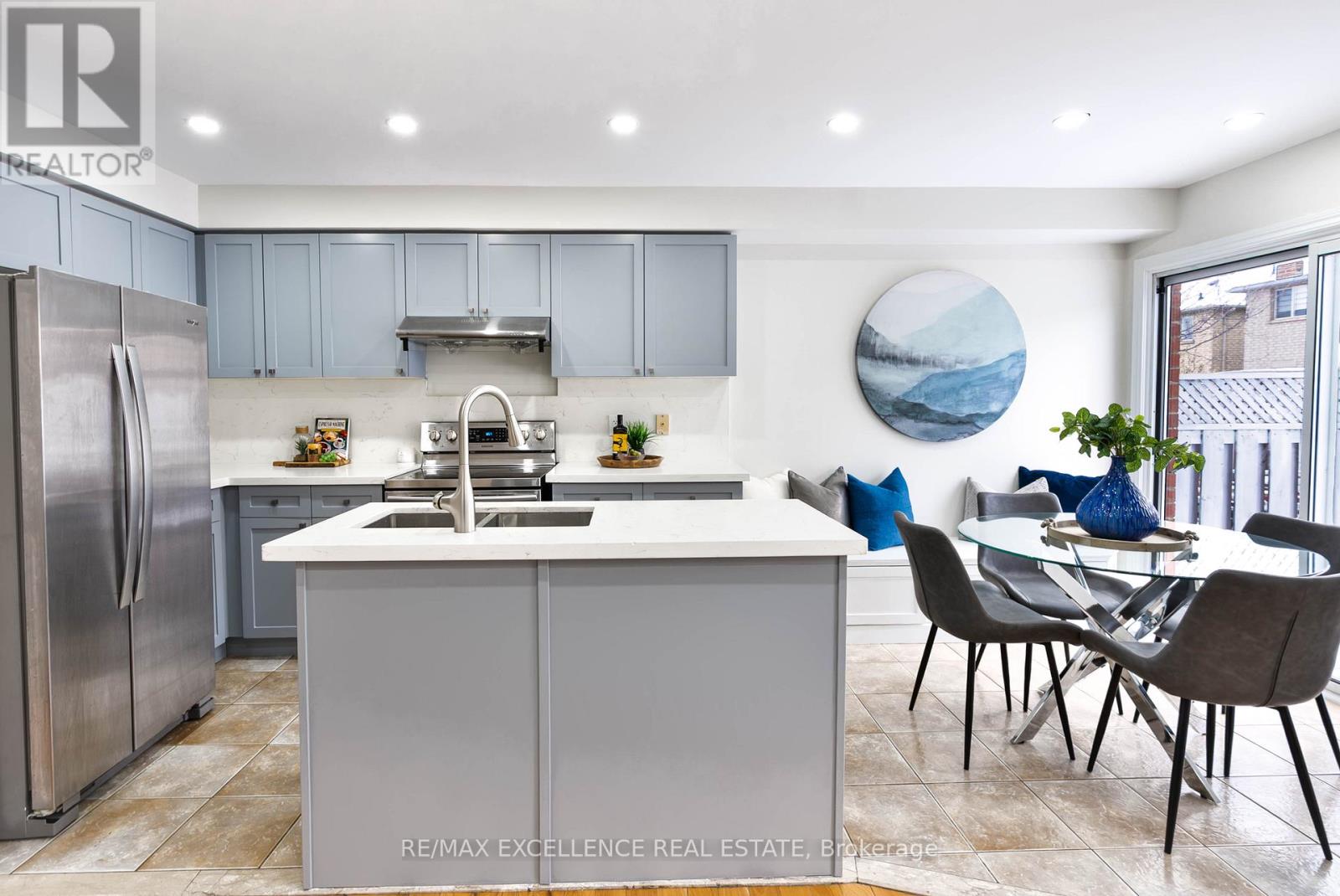 663 Macbeth Heights, Mississauga, Ontario  L5W 1E5 - Photo 10 - W12638768