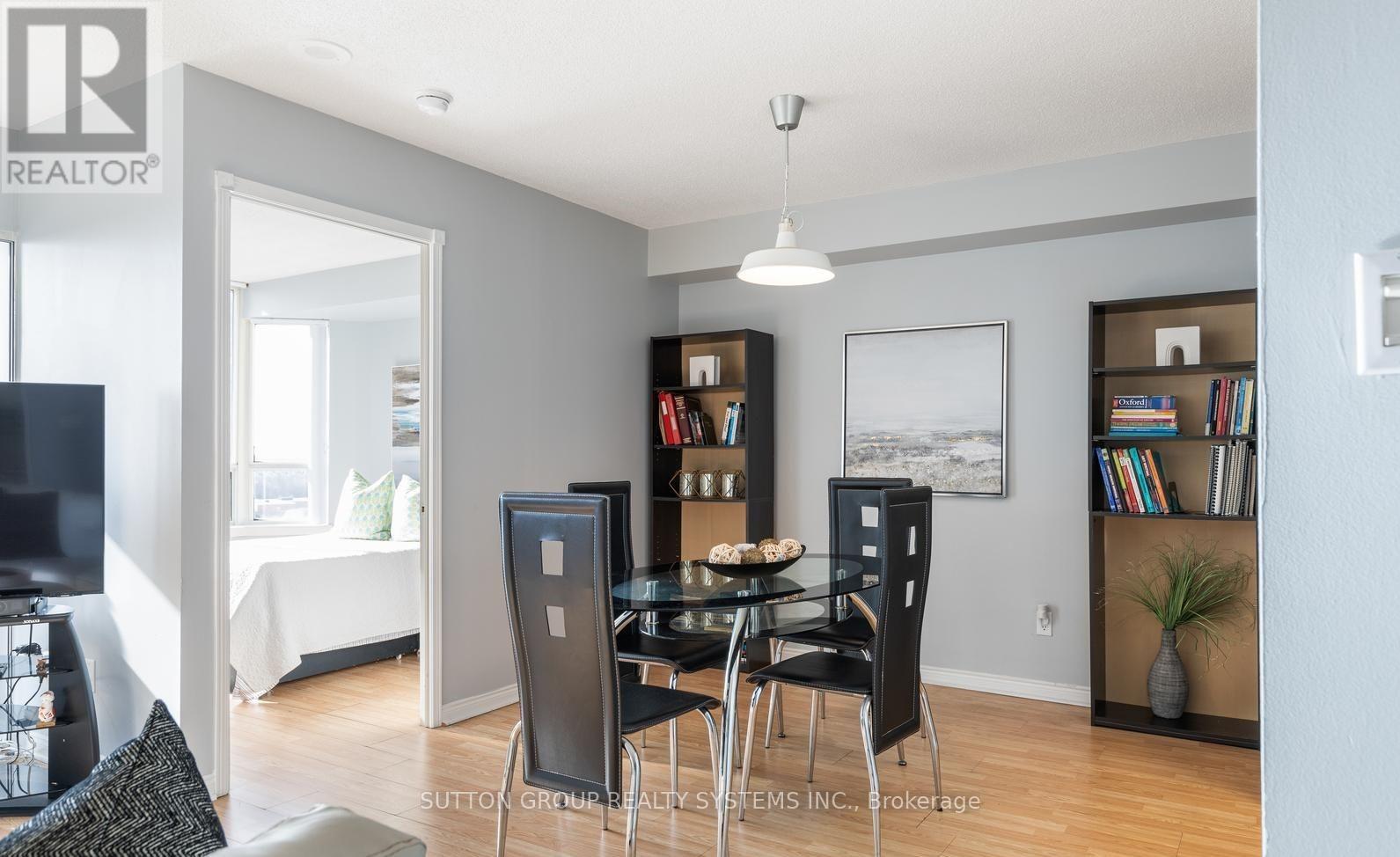 1805 - 135 Hillcrest Avenue, Mississauga, Ontario  L5B 4B1 - Photo 11 - W12638794