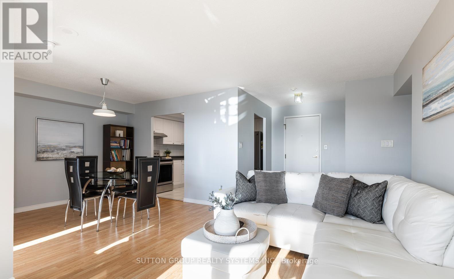 1805 - 135 Hillcrest Avenue, Mississauga, Ontario  L5B 4B1 - Photo 14 - W12638794