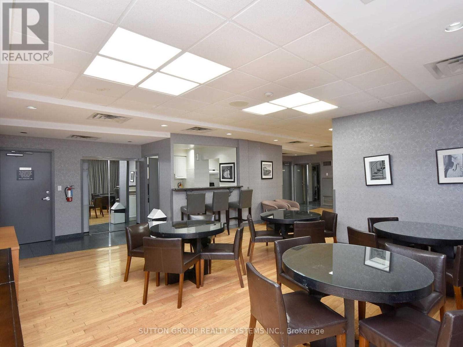 1805 - 135 Hillcrest Avenue, Mississauga, Ontario  L5B 4B1 - Photo 34 - W12638794