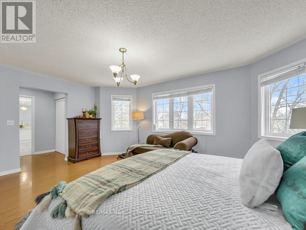 22 Rufford Drive, Brampton, Ontario  L6P 1E6 - Photo 26 - W12614028