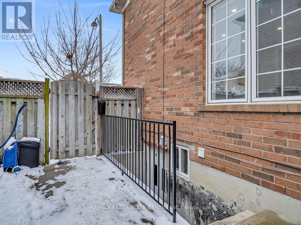 22 Rufford Drive, Brampton, Ontario  L6P 1E6 - Photo 46 - W12614028