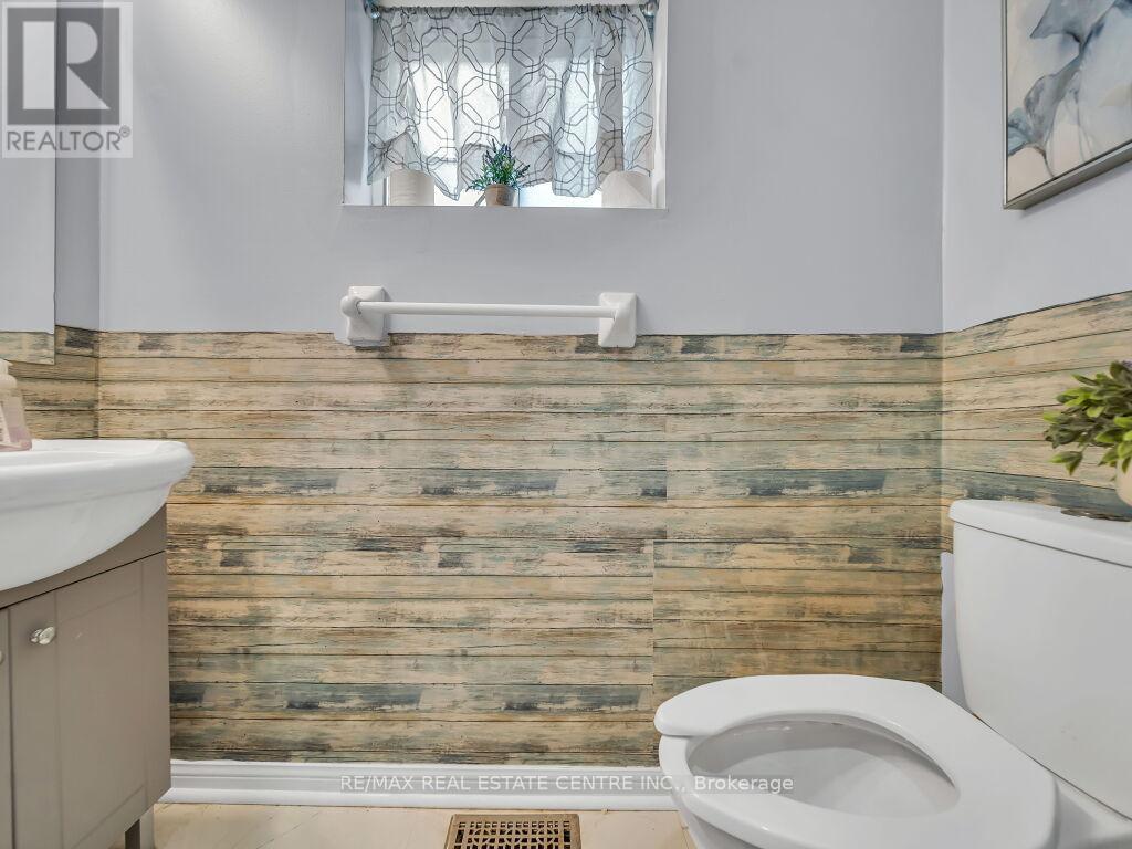 22 Rufford Drive, Brampton, Ontario  L6P 1E6 - Photo 39 - W12614028