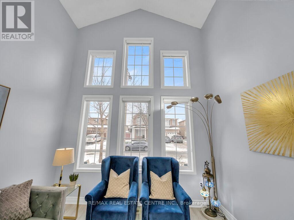 22 Rufford Drive, Brampton, Ontario  L6P 1E6 - Photo 11 - W12614028