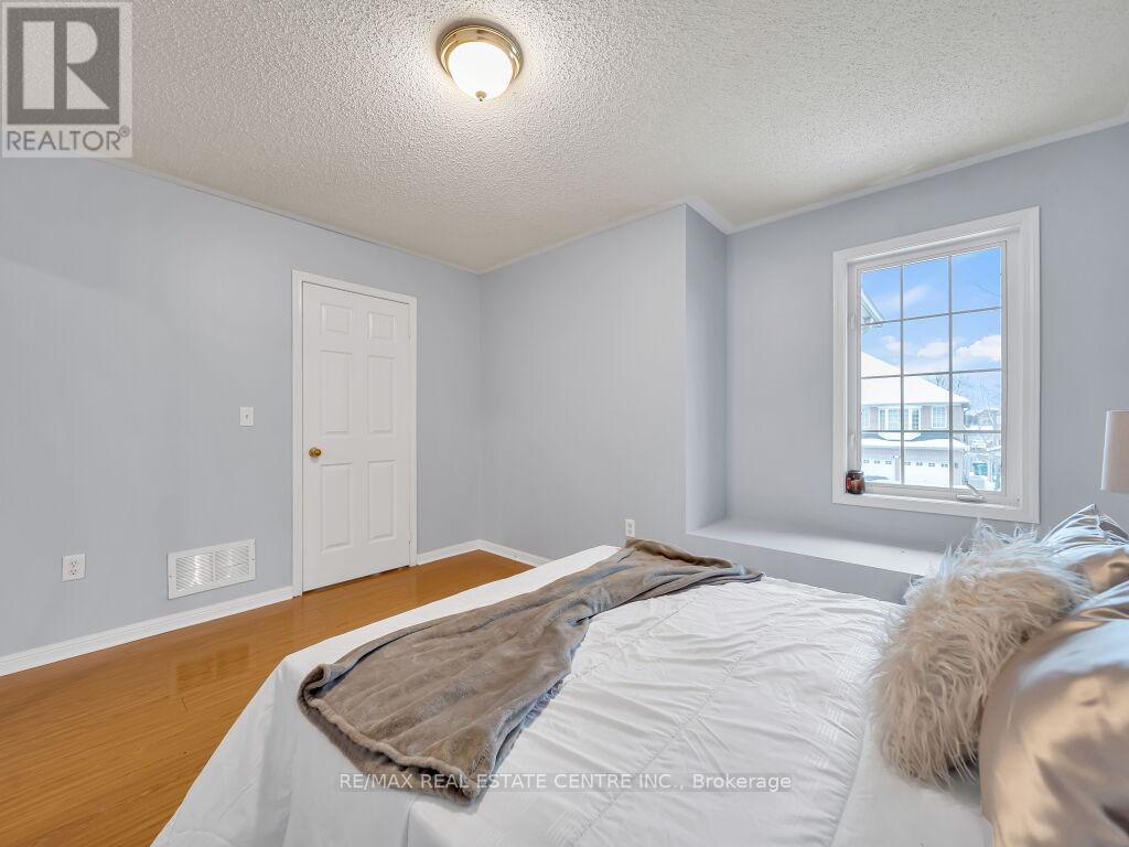 22 Rufford Drive, Brampton, Ontario  L6P 1E6 - Photo 32 - W12614028