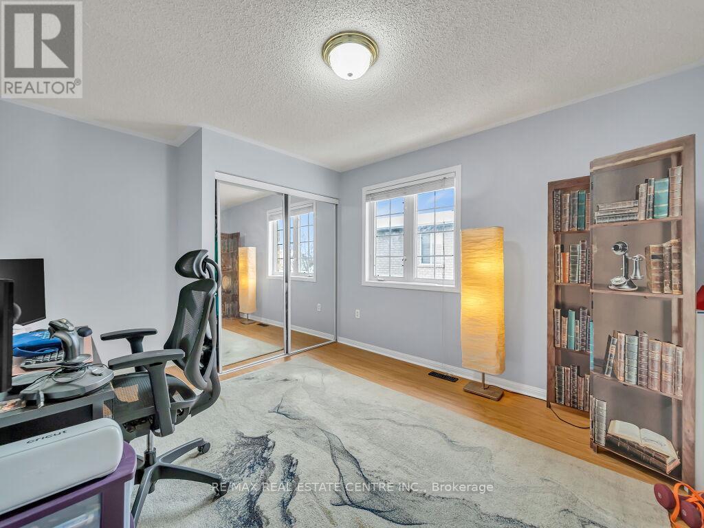 22 Rufford Drive, Brampton, Ontario  L6P 1E6 - Photo 38 - W12614028