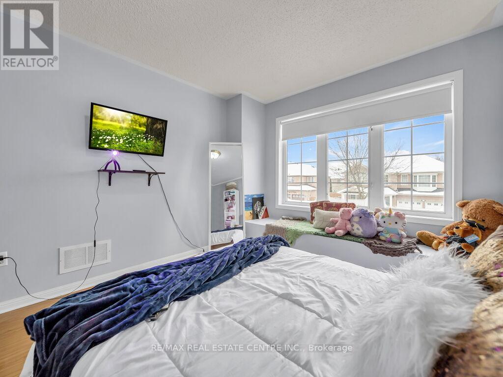 22 Rufford Drive, Brampton, Ontario  L6P 1E6 - Photo 34 - W12614028