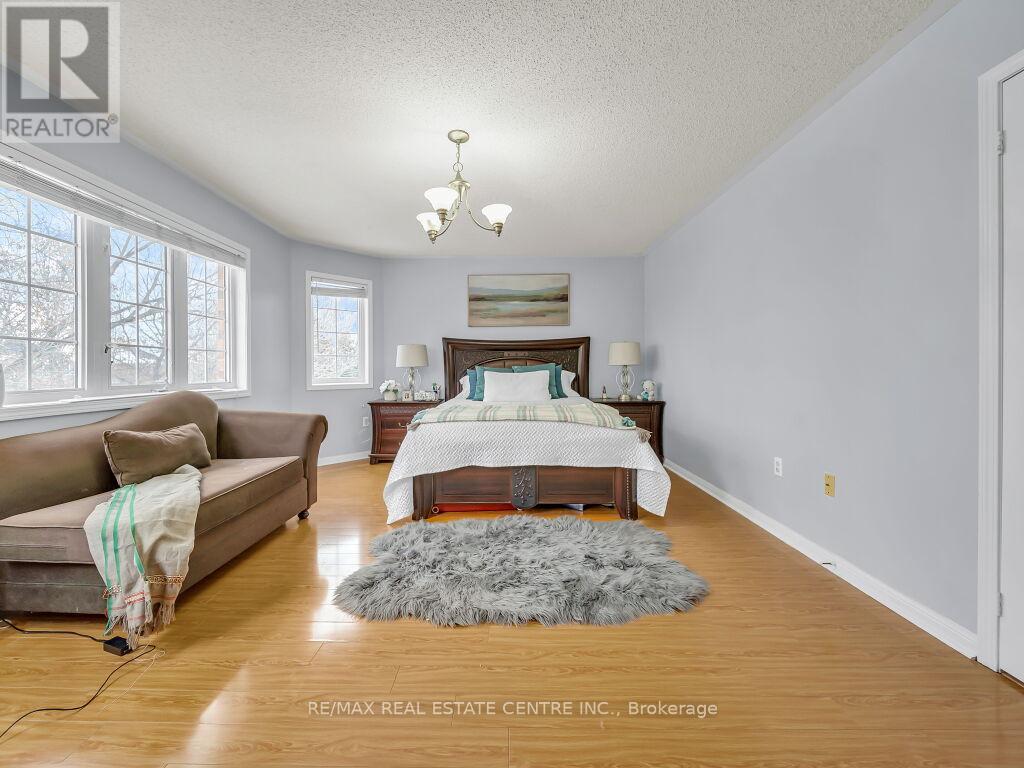 22 Rufford Drive, Brampton, Ontario  L6P 1E6 - Photo 25 - W12614028