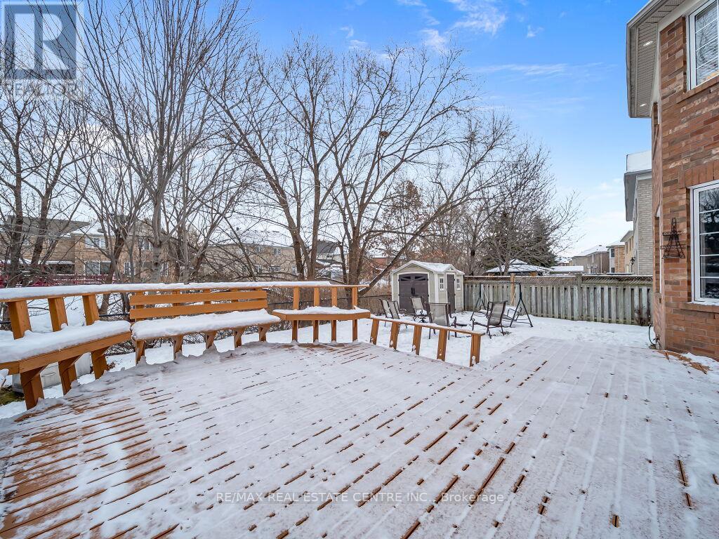 22 Rufford Drive, Brampton, Ontario  L6P 1E6 - Photo 49 - W12614028