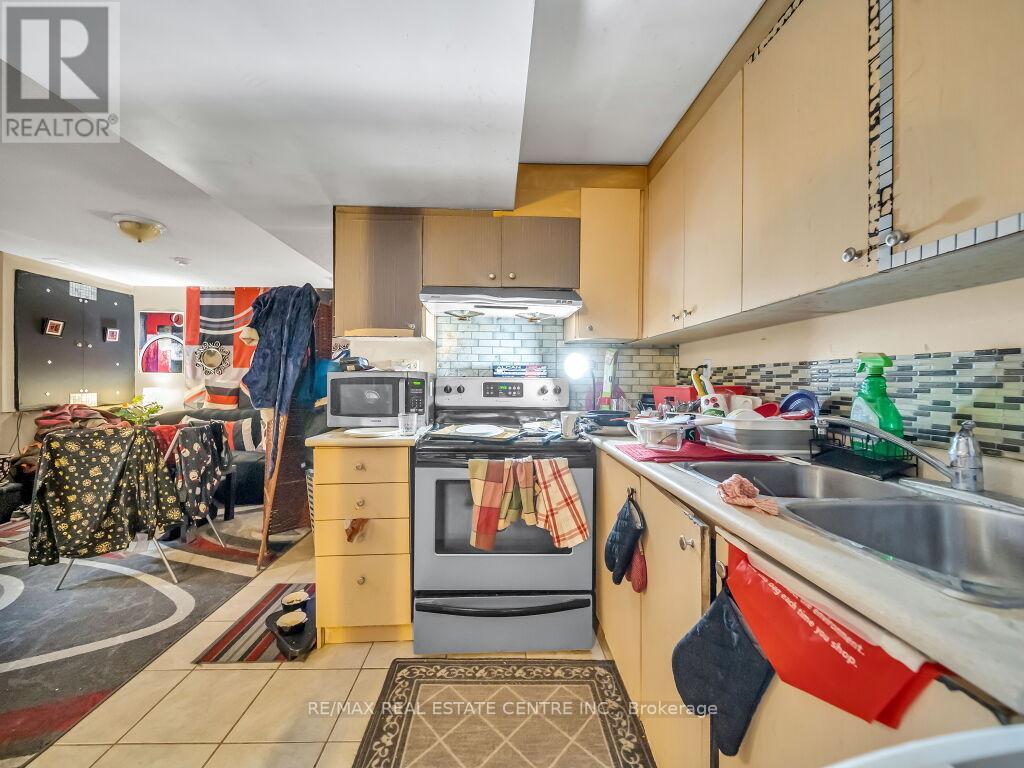 22 Rufford Drive, Brampton, Ontario  L6P 1E6 - Photo 43 - W12614028