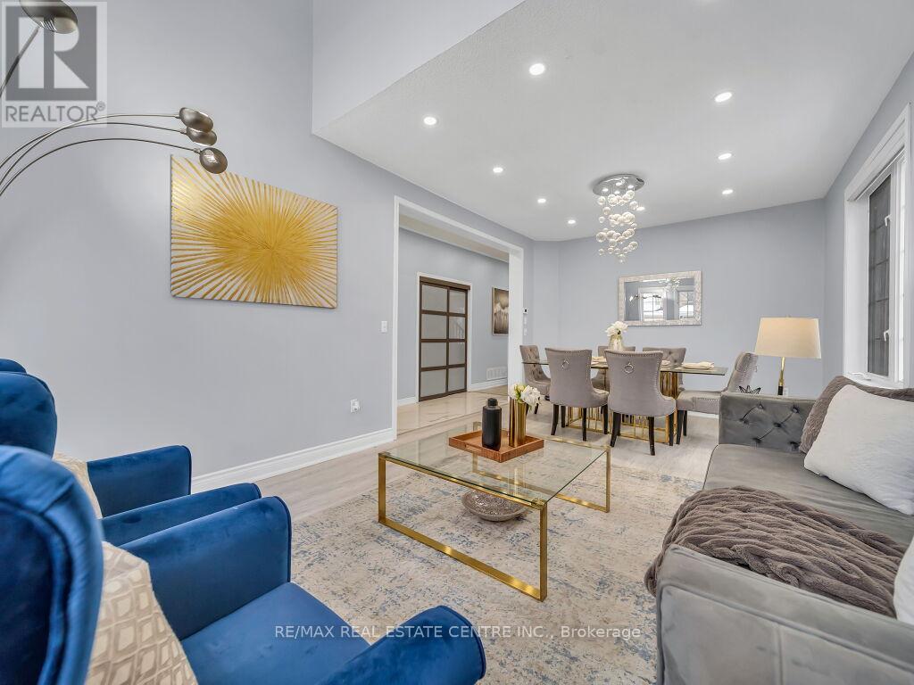 22 Rufford Drive, Brampton, Ontario  L6P 1E6 - Photo 9 - W12614028