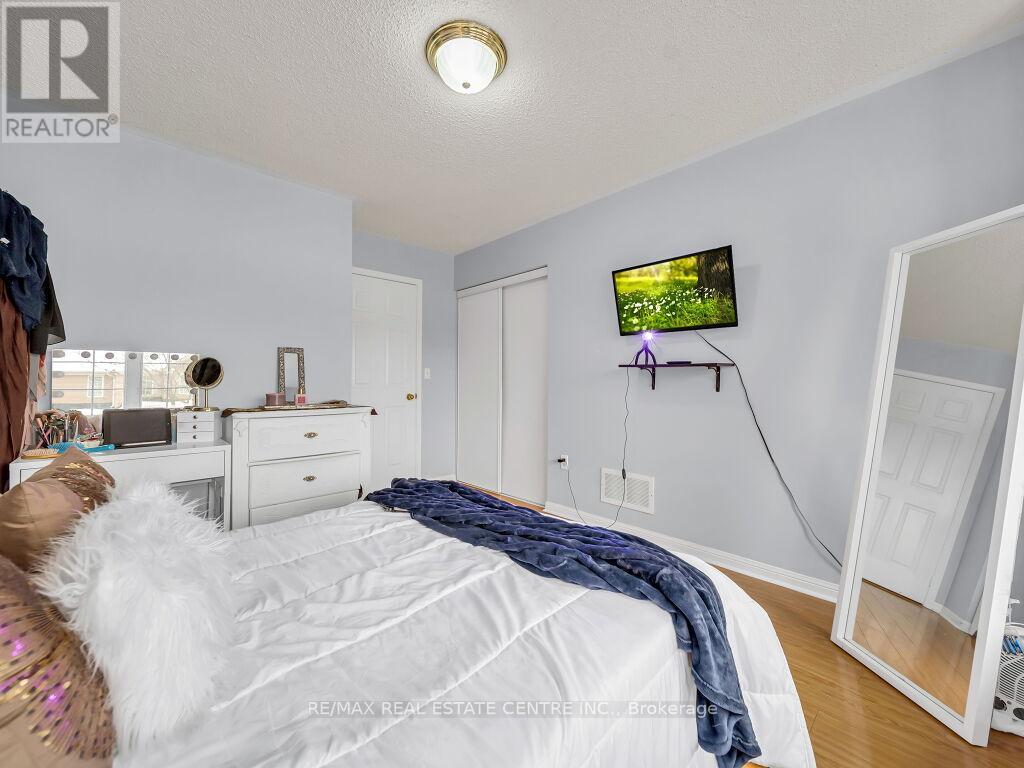 22 Rufford Drive, Brampton, Ontario  L6P 1E6 - Photo 35 - W12614028