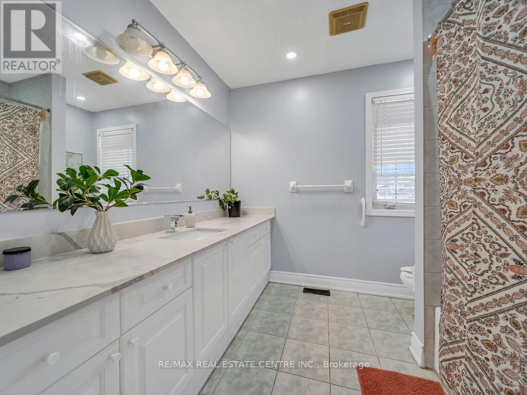 22 Rufford Drive, Brampton, Ontario  L6P 1E6 - Photo 36 - W12614028