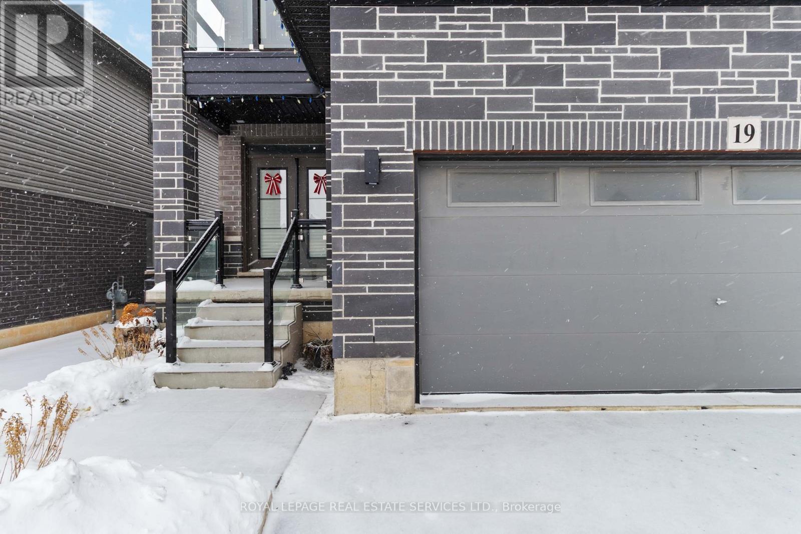 19 Mcgovern Lane, Brant, Ontario  N3L 0K3 - Photo 5 - X12638800