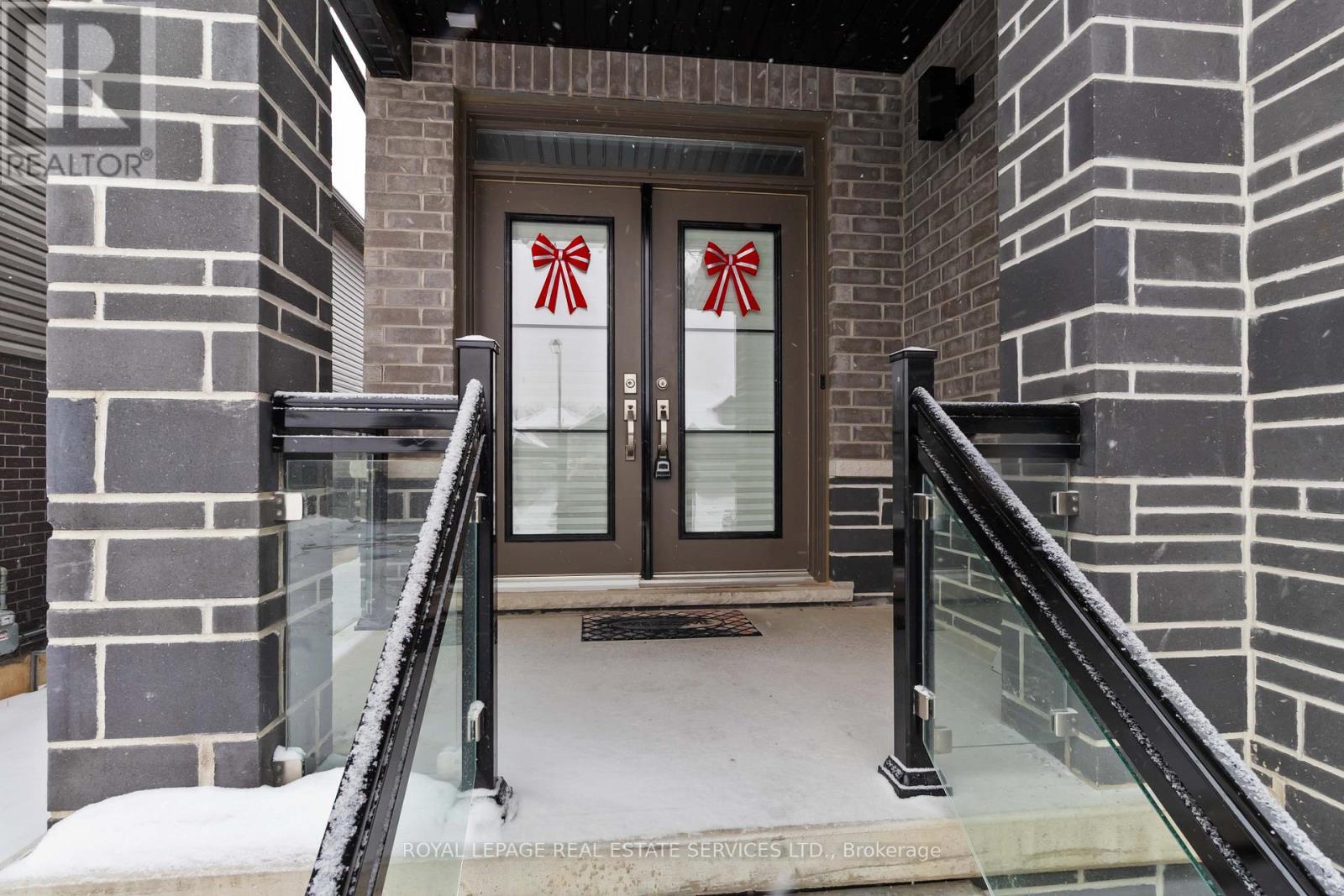 19 Mcgovern Lane, Brant, Ontario  N3L 0K3 - Photo 6 - X12638800