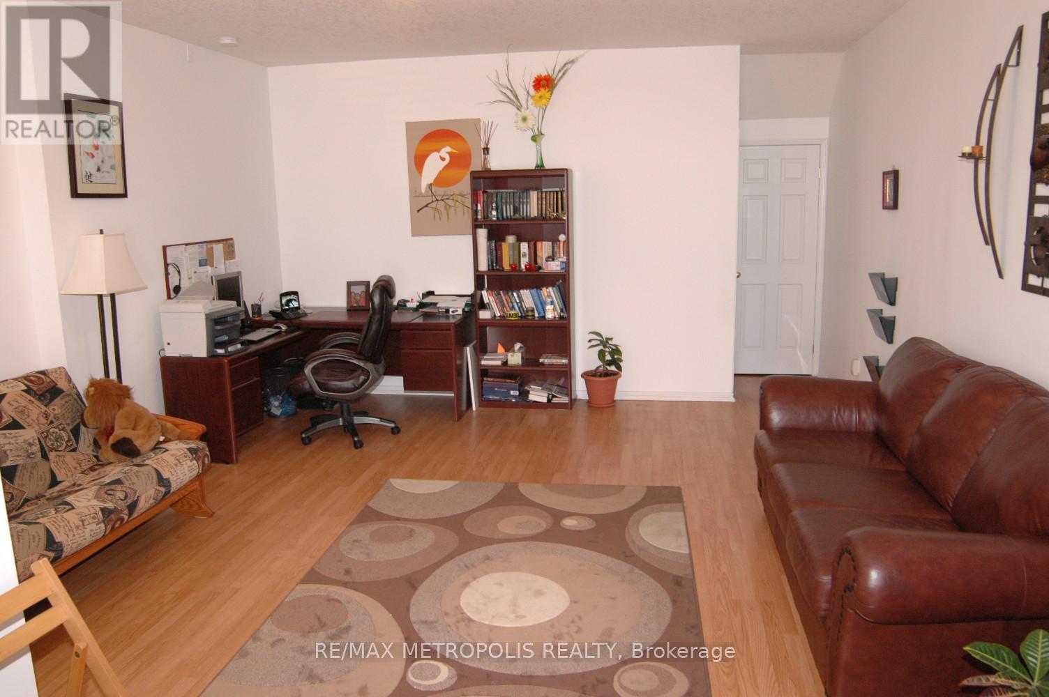 C17 - 619 Wild Ginger Avenue, Waterloo, Ontario  N2V 2X1 - Photo 5 - X12638818