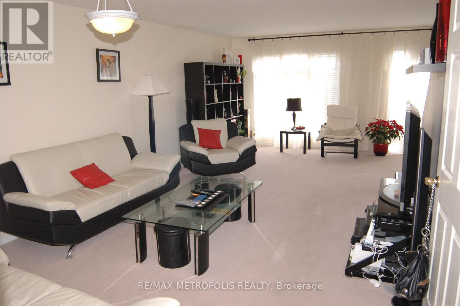 C17 - 619 Wild Ginger Avenue, Waterloo, Ontario  N2V 2X1 - Photo 8 - X12638818