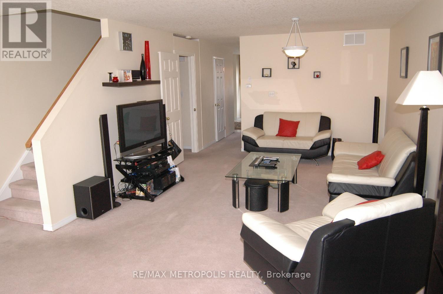 C17 - 619 Wild Ginger Avenue, Waterloo, Ontario  N2V 2X1 - Photo 9 - X12638818