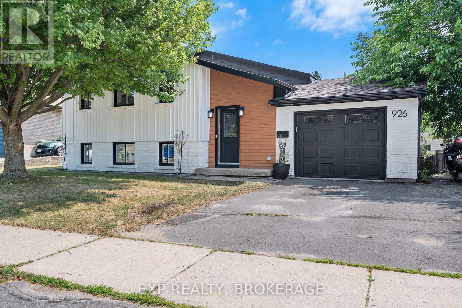 926 Cresthill Street, Kingston, Ontario K7P 1H7 - Photo 1 - X12638538