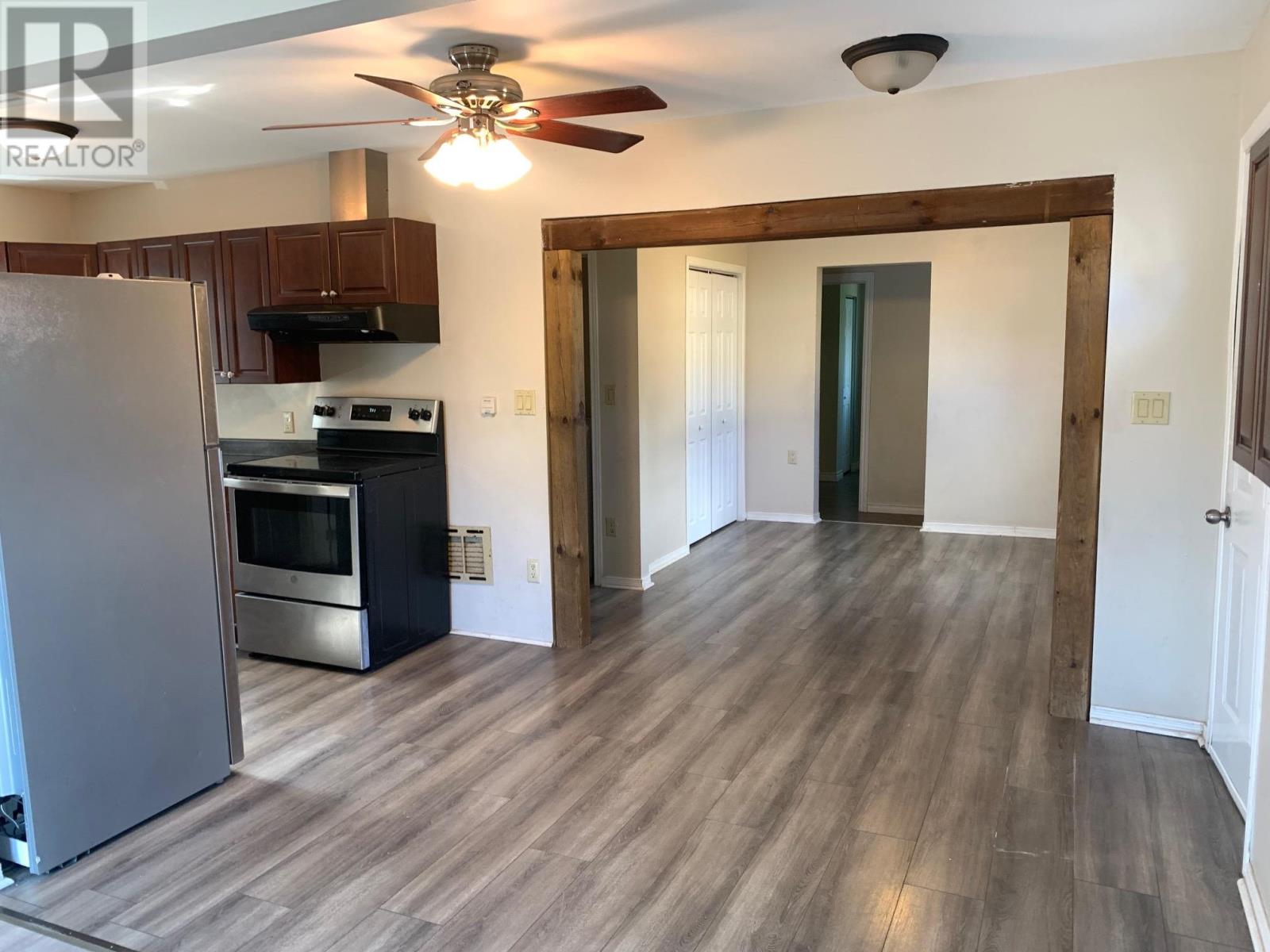 25 Elmwood Ave, Sault Ste. Marie, Ontario P6B 4V6 - Photo 13 - SM252948