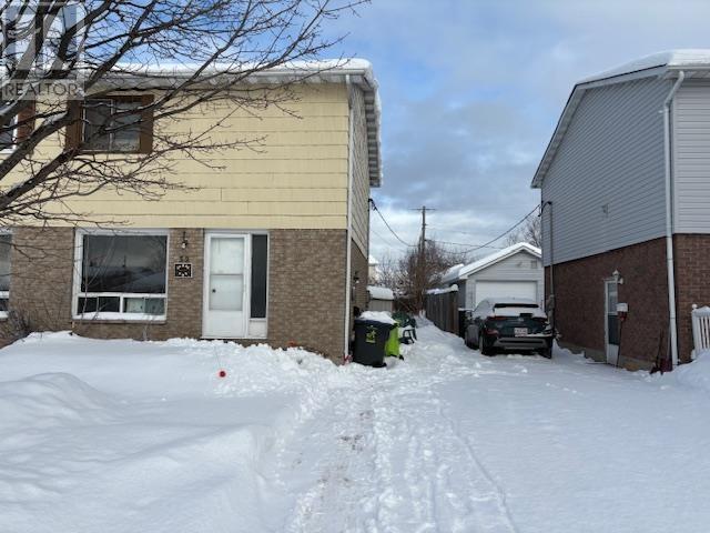 32 Amherst St, Sault Ste. Marie, Ontario P6C 5Y1 - Photo 1 - SM253481