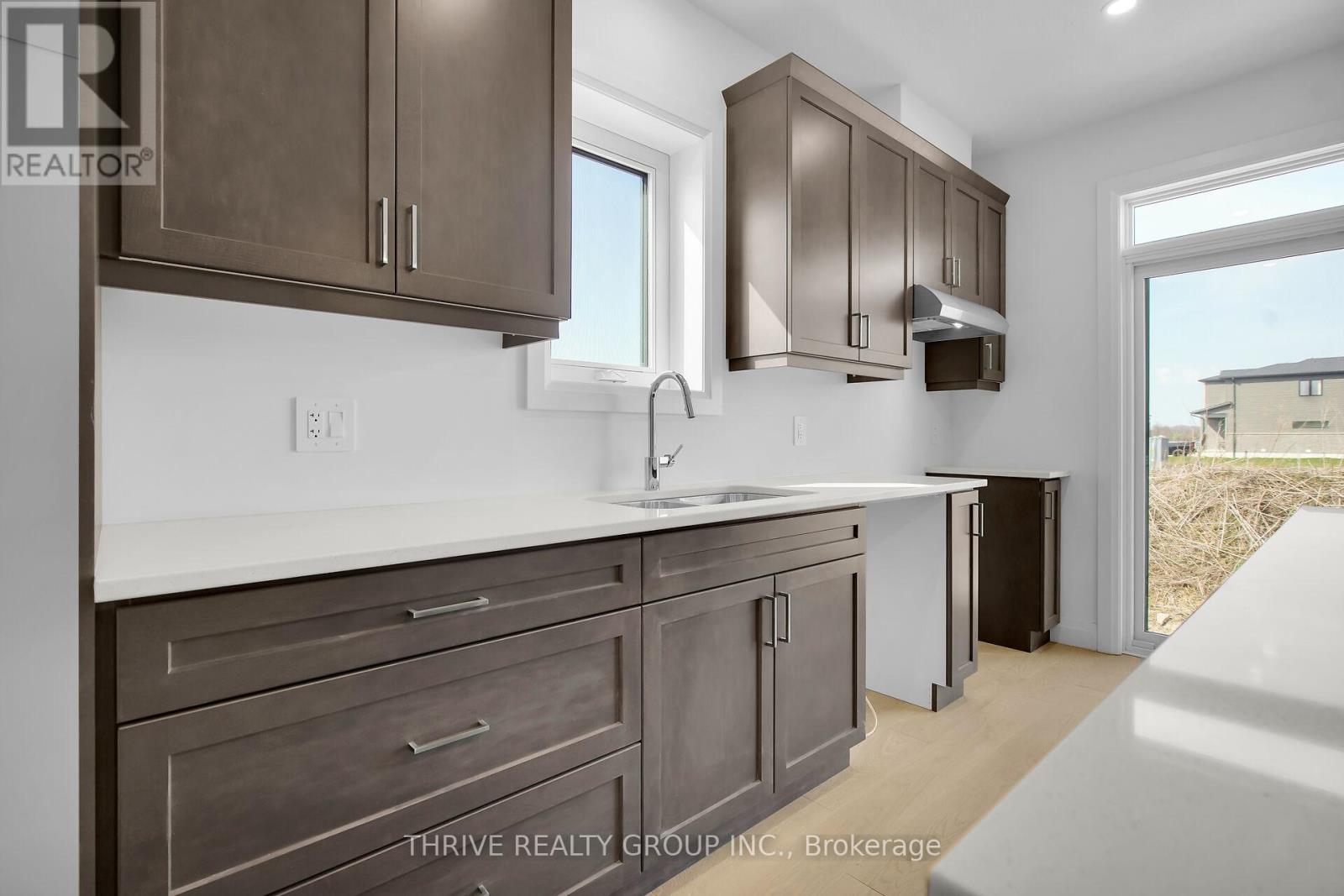 3096 Buroak Drive, London North, Ontario  N6G 3M1 - Photo 11 - X12638952