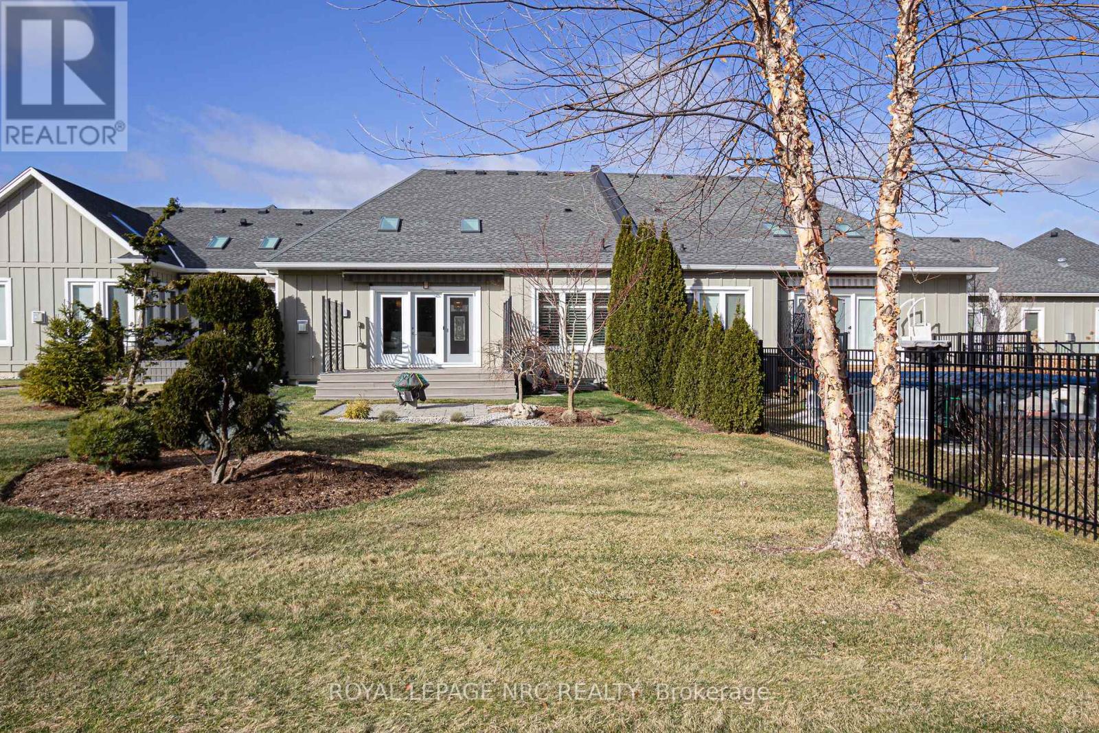 17 Stoneridge Crescent, Niagara-On-The-Lake, Ontario  L0S 1J1 - Photo 27 - X12638870