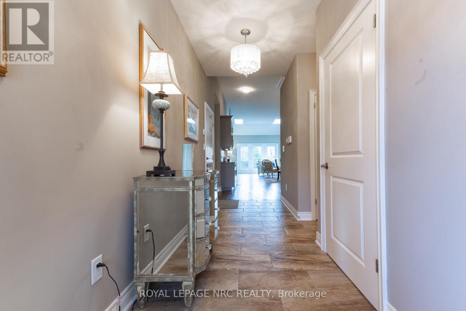 17 Stoneridge Crescent, Niagara-On-The-Lake, Ontario  L0S 1J1 - Photo 5 - X12638870