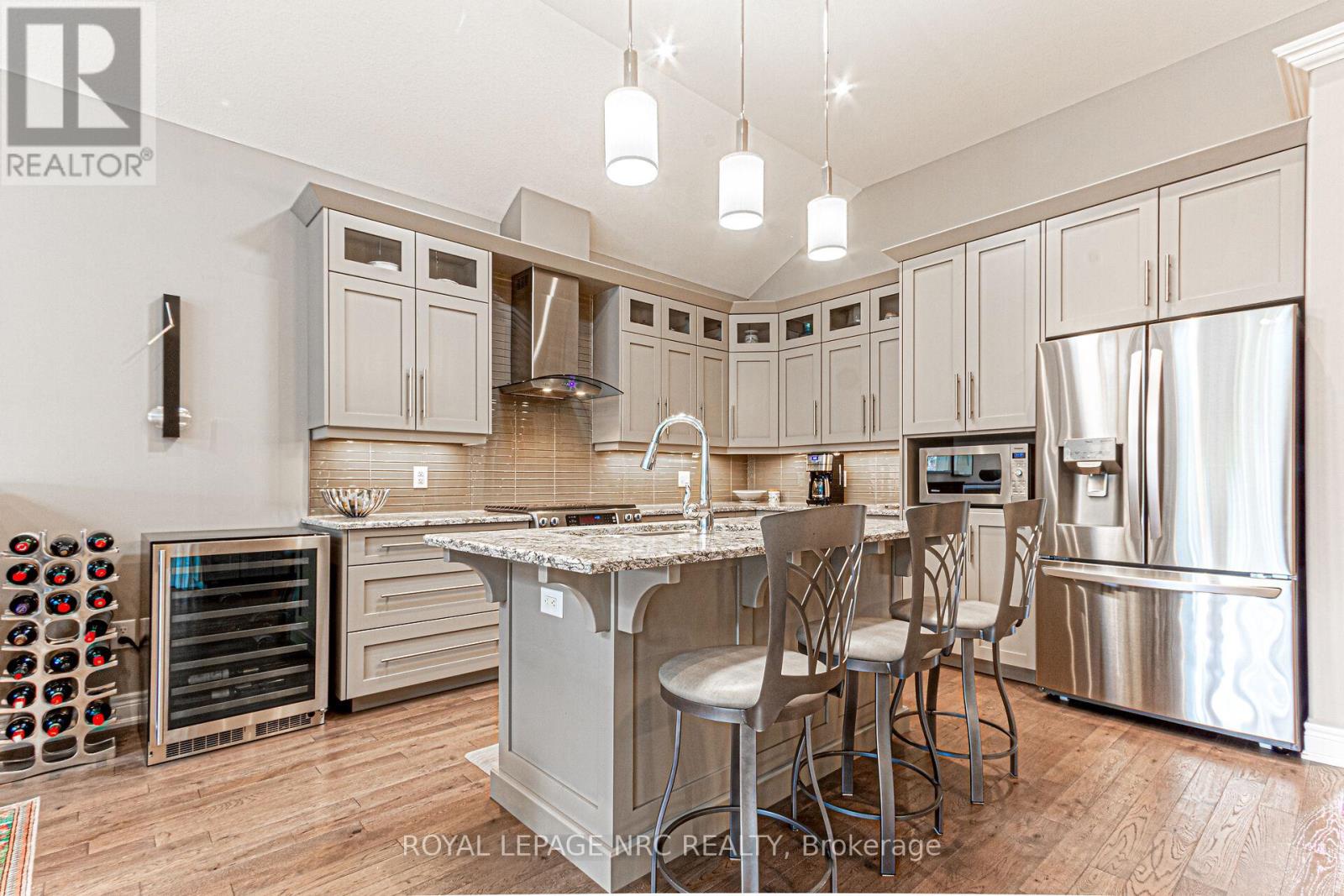 17 Stoneridge Crescent, Niagara-On-The-Lake, Ontario  L0S 1J1 - Photo 7 - X12638870