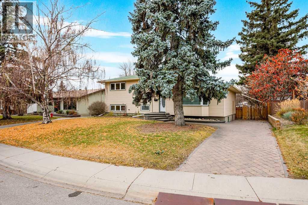 6407 Lombardy Crescent Sw, Calgary, Alberta  T3E 5R3 - Photo 3 - A2271801