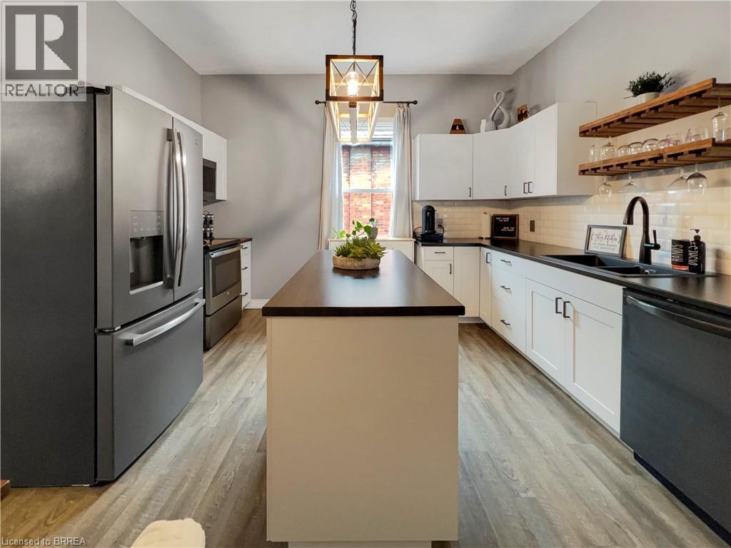 249 Erie Avenue, Brantford, Ontario  N3S 2H3 - Photo 11 - 40794297