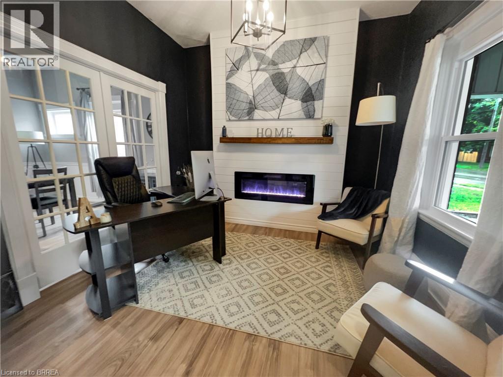 249 Erie Avenue, Brantford, Ontario  N3S 2H3 - Photo 4 - 40794297