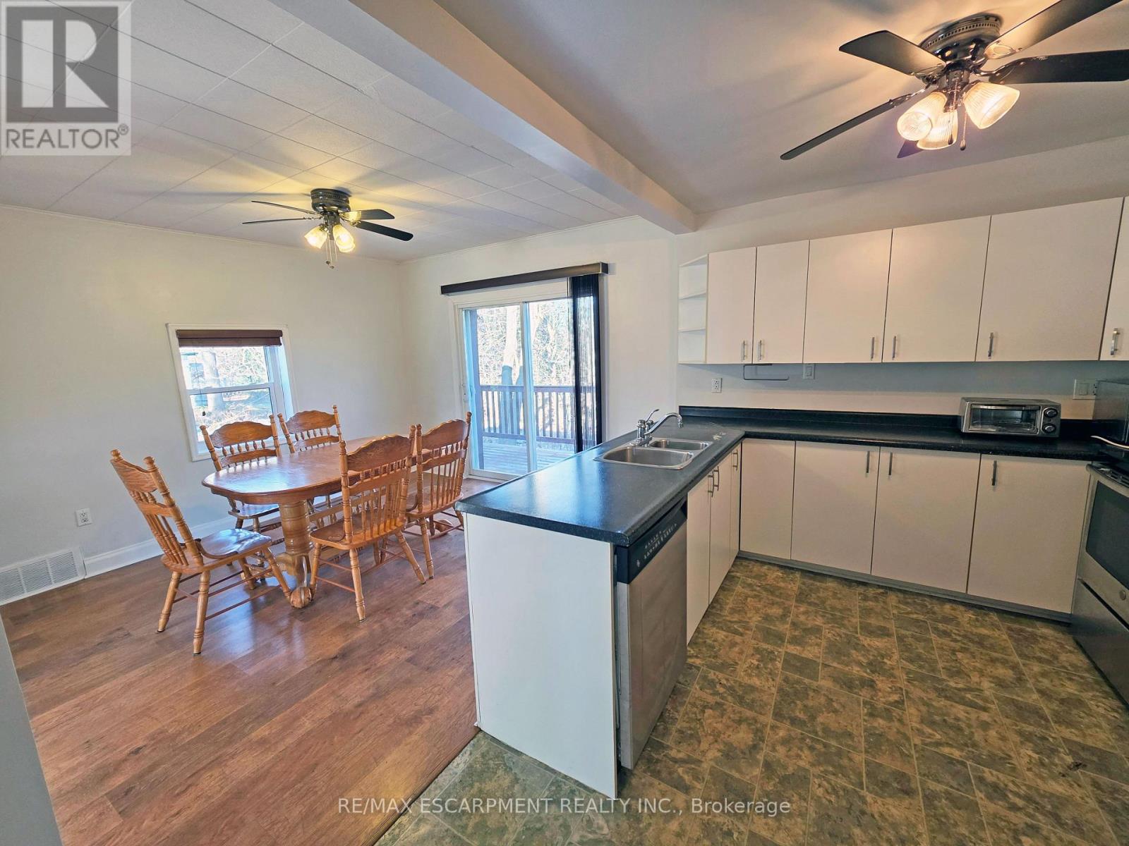 205 Main Street E, Grimsby, Ontario L3M 1P5 - Photo 11 - X12634696