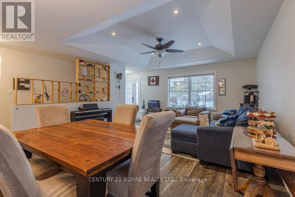 206 Oriole Crescent, Petawawa, Ontario K8H 0A9 - Photo 20 - X12637958