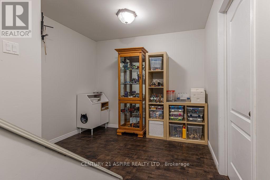 206 Oriole Crescent, Petawawa, Ontario K8H 0A9 - Photo 36 - X12637958