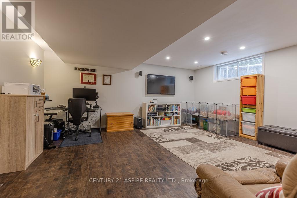 206 Oriole Crescent, Petawawa, Ontario K8H 0A9 - Photo 41 - X12637958